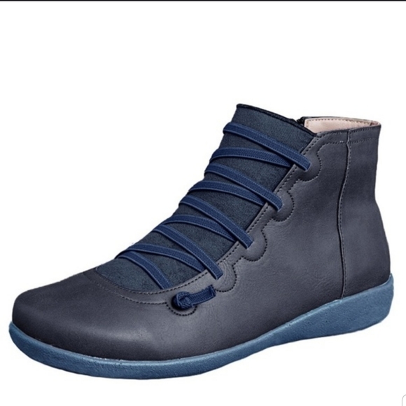 Boots - Picture 5 of 6